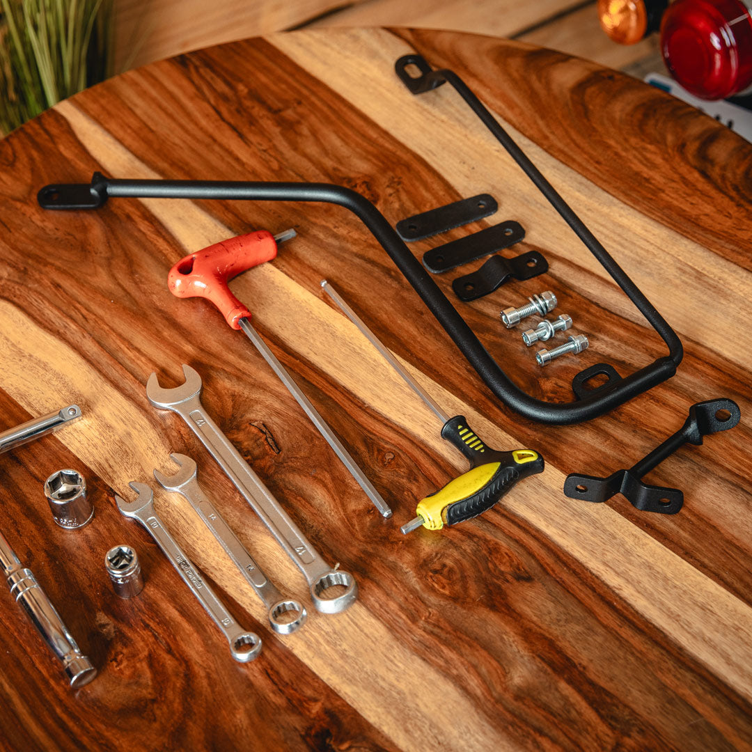 Outils pour installer support sacoche royal enfield 350.