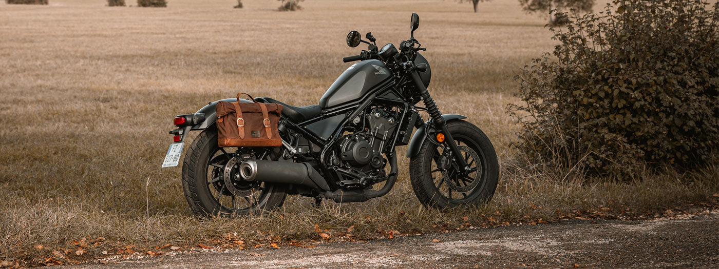 Belle sacoche moto honda rebel.