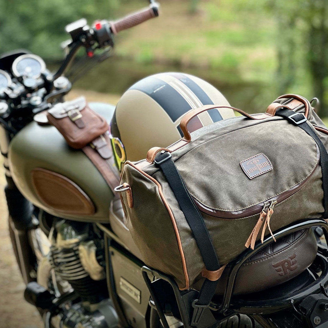 Beau sac de selle interceptor Royal Enfield.