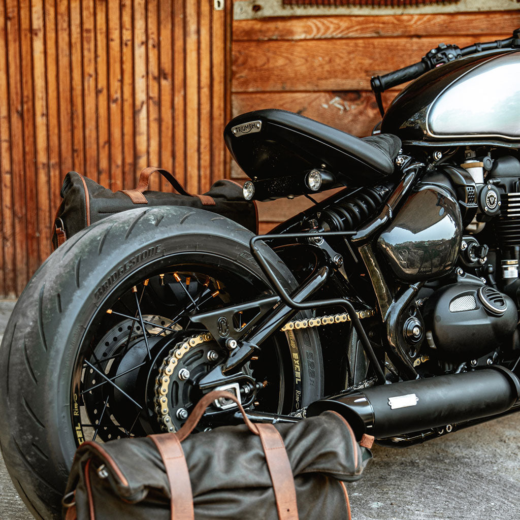 Supports Sacoches Noirs Bobber Triumph. - LONGRIDE FRANCE